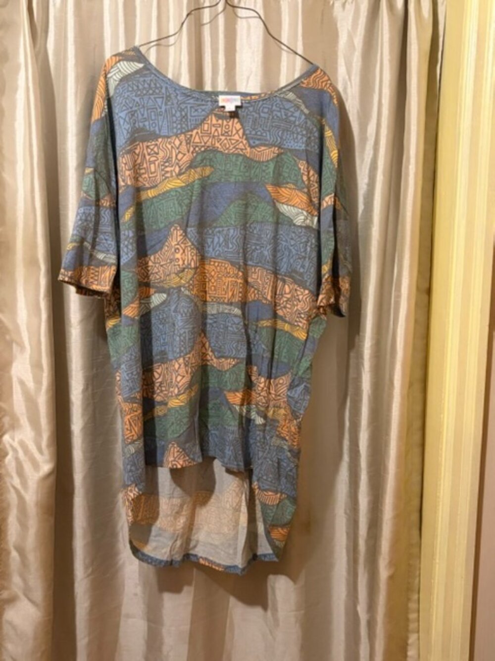 LuLaRoe Irma Top • Large • Multicolor Geometric Pattern